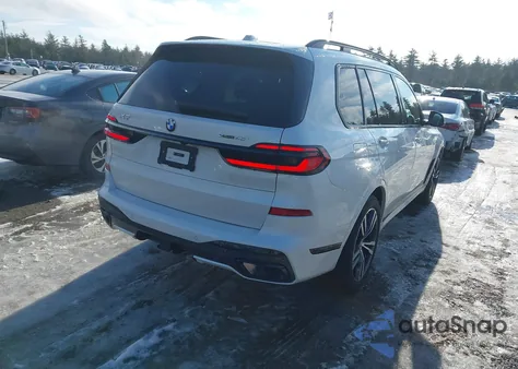 2025 BMW X7 xDrive40I z USA, uszkodzony, nr VIN 5UX23EM03S9Z64550